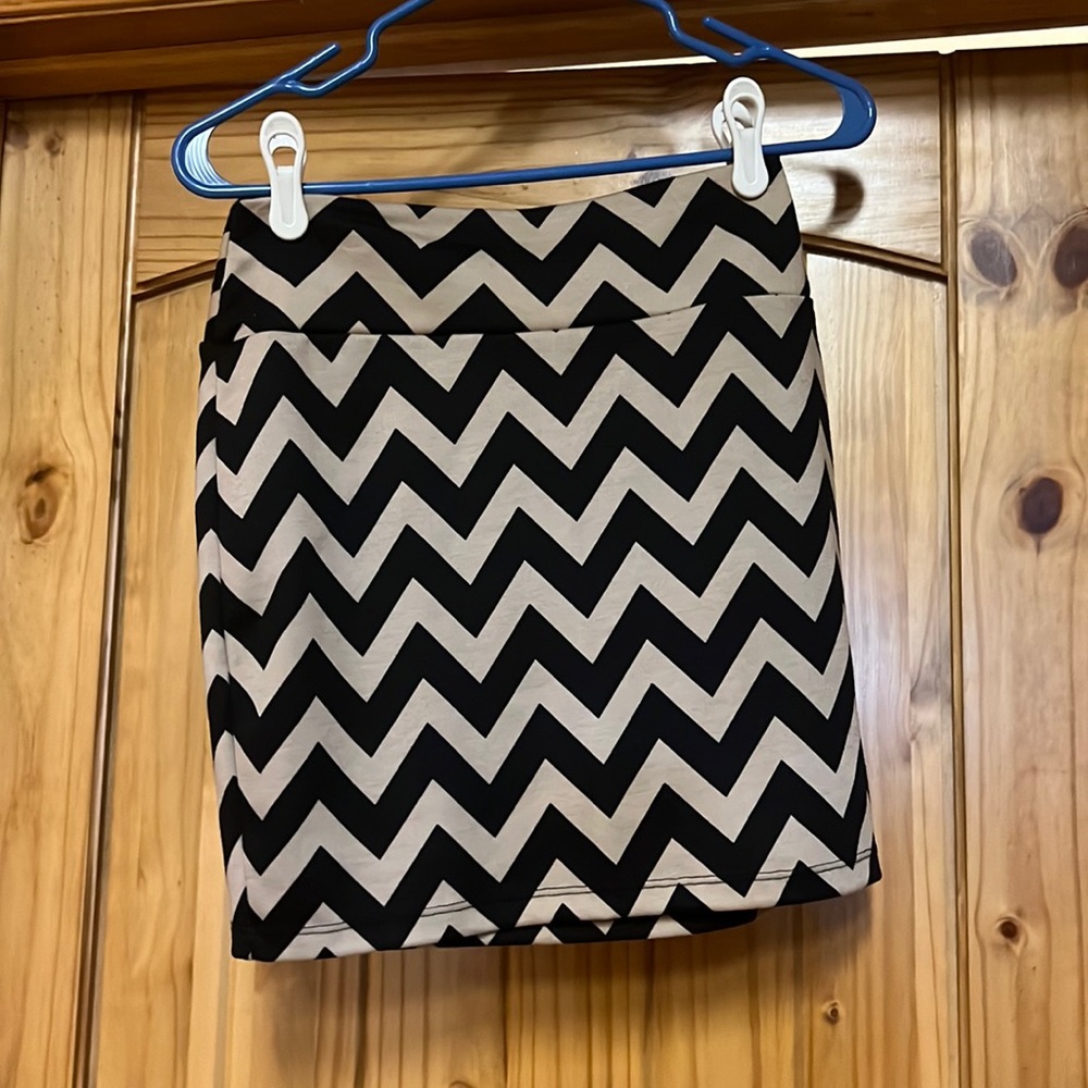 living doll skirt, short, zig zag pattern, never worn